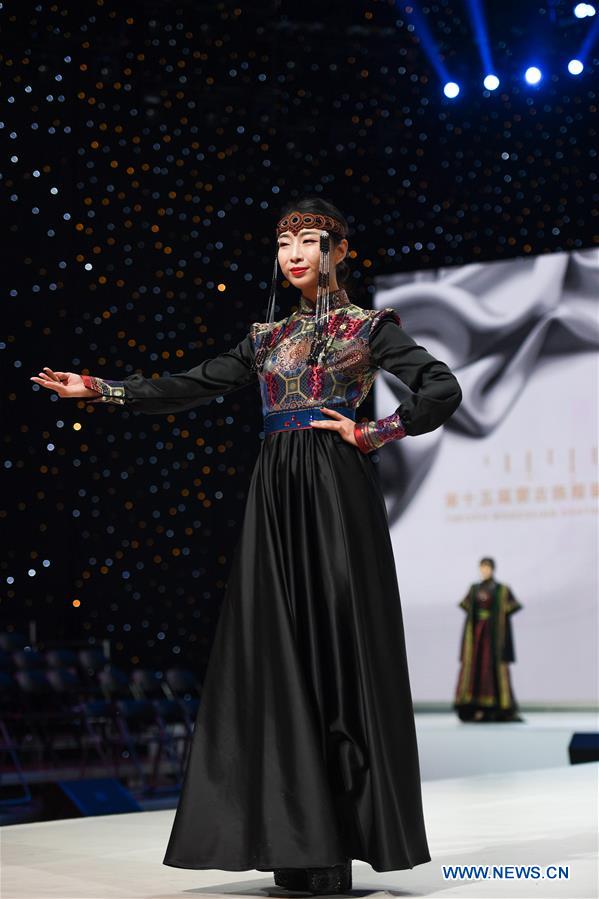 CHINA-INNER MONGOLIA-HOHHOT-COSTUME FESTIVAL (CN)