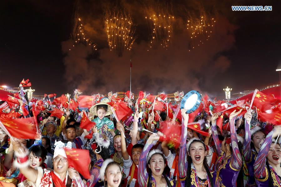 (PRC70Years) XINHUA PHOTOS OF THE DAY