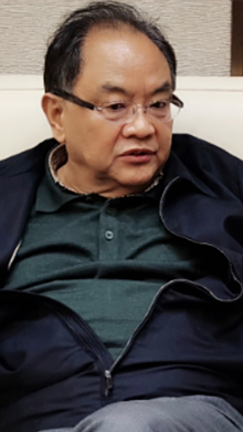 中央文史研究館館員、中國文聯原副主席、中國文藝評論家協會原主席、著名文藝評論家仲呈祥