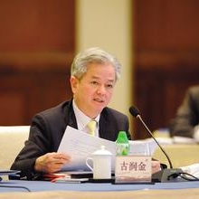 完美公司董事長古潤金