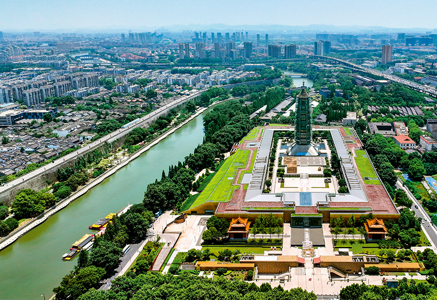 一座古塔回到故鄉