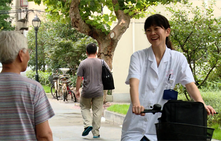 致敬偉大改革｜對(duì)話40年，講述身邊的健康故事（第十七集）——從赤腳醫(yī)生到鄉(xiāng)村醫(yī)生