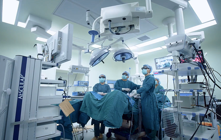 致敬偉大改革｜對(duì)話40年，講述身邊的健康故事（第八集）——高端器械，除了制造更要?jiǎng)?chuàng)造