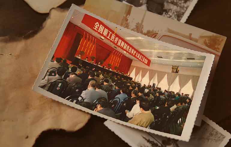 致敬偉大改革｜對(duì)話40年，講述身邊的健康故事（第二集）——照亮醫(yī)改的星星之火