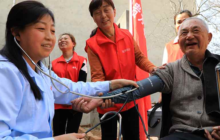 致敬偉大改革｜對話40年，講述身邊的健康故事39—免疫規劃40年，撐起健康保護傘