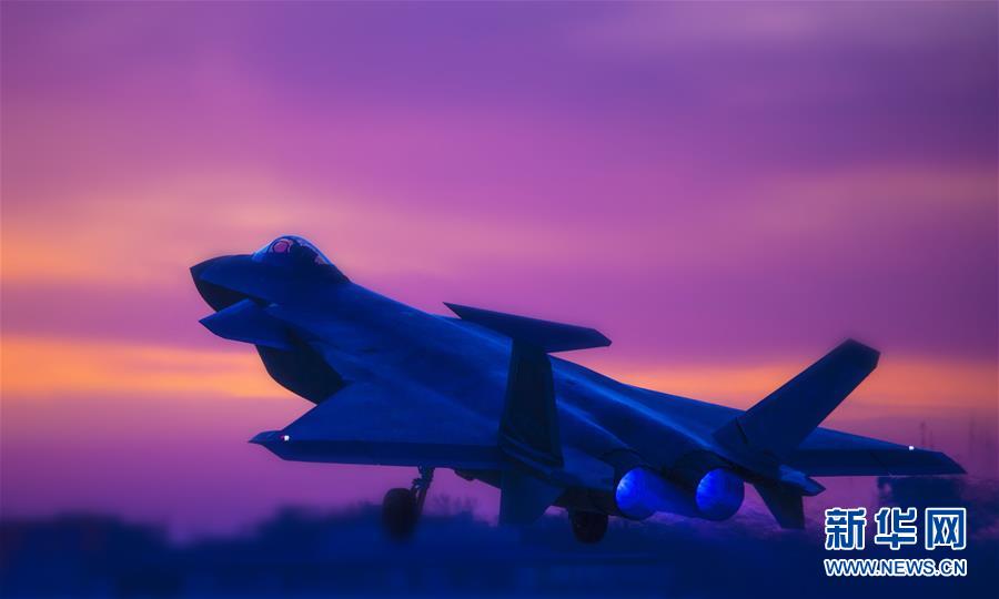 (圖文互動)(2)空軍首支殲-20部隊開展多型新機編隊協同戰術訓練