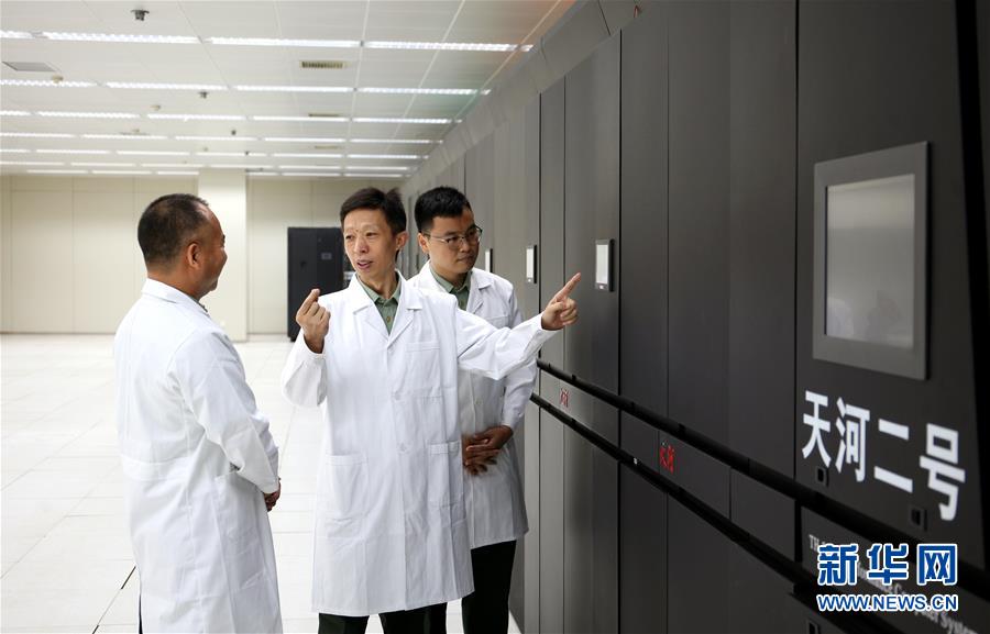 (圖文互動(dòng))(8)為了“中國(guó)號(hào)”巨輪揚(yáng)帆遠(yuǎn)航——中國(guó)共產(chǎn)黨領(lǐng)導(dǎo)下的人民軍隊(duì)忠于祖國(guó)、服務(wù)人民啟示錄