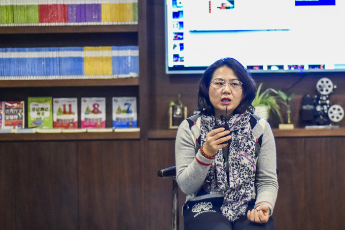 王煥：唐卡現在發展得很好。一個是國家非遺政策的保護，第二唐卡技藝本身很精良，做唐卡的這些藝人始終保有著工匠精神，做出來的東西令人稱贊，它自然能慢慢傳播開來。