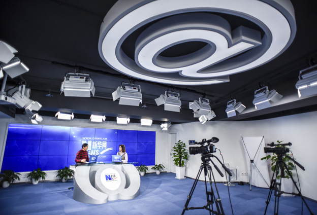 我熱愛公益，希望在這方面做出自己的貢獻(xiàn)。我會用我的畫作支援貧困的學(xué)生，支援患病的兒童，獻(xiàn)出我的愛心。