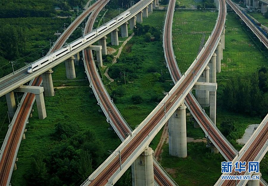 (十九大時光·圖文互動)(1)民生美景令人憧憬 美好生活召喚奮斗——來自基層蹲點現(xiàn)場的報道