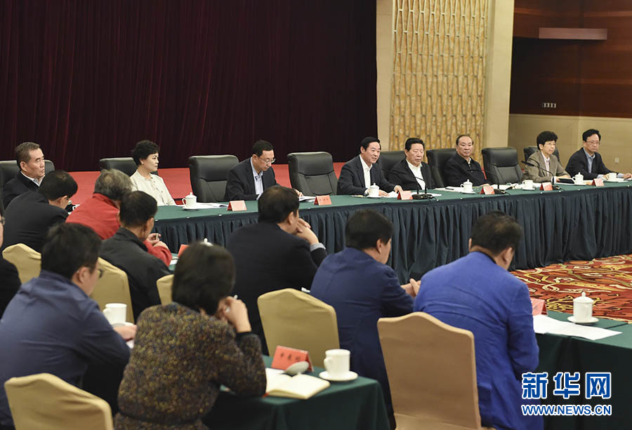 10月10日,在習近平總書記主持召開文藝工作座談會并發表重要講話兩周年之際,中宣部在北京召開繁榮文藝創作經驗交流會。中共中央政治局委員、中央書記處書記、中宣部部長劉奇葆出席會議并講話。新華社記者高潔攝 10月10日,在習近平總書記主持召開文藝工作座談會并發表重要講話兩周年之際,中宣部在北京召開繁榮文藝創作經驗交流會。中共中央政治局委員、中央書記處書記、中宣部部長劉奇葆出席會議并講話。新華社記者高潔攝