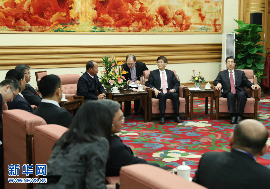 12月27日，中共中央政治局委員、中央政法委書記孟建柱在北京集體會見出席湄公河流域執法安全合作機制成立五周年部長級會議的各國代表團團長。新華社記者 王曄 攝 