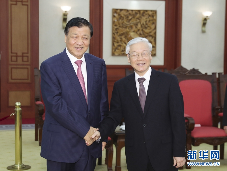 應(yīng)越南共產(chǎn)黨邀請(qǐng),中共中央政治局常委、中央書記處書記劉云山9月18日至19日對(duì)越南進(jìn)行正式訪問。這是9月18日,劉云山在河內(nèi)會(huì)見越共中央總書記阮富仲。 新華社記者 丁林 攝 應(yīng)越南共產(chǎn)黨邀請(qǐng),中共中央政治局常委、中央書記處書記劉云山9月18日至19日對(duì)越南進(jìn)行正式訪問。這是9月18日,劉云山在河內(nèi)會(huì)見越共中央總書記阮富仲。 新華社記者 丁林 攝