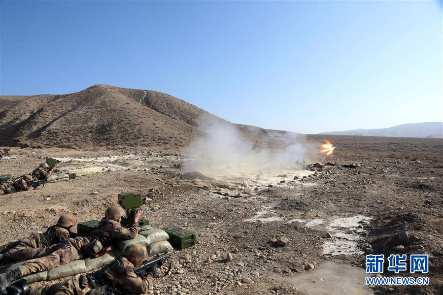 （新華全媒頭條·圖文互動(dòng)）（2）備戰(zhàn)踏上新起點(diǎn)，練兵展現(xiàn)新氣象——2018中國軍隊(duì)新年開訓(xùn)全景大掃描