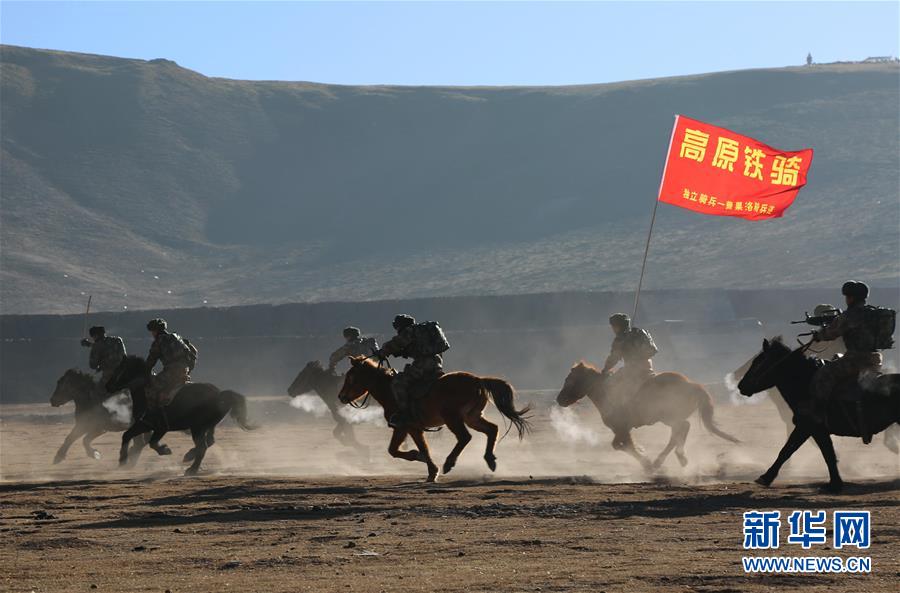 (新華全媒頭條·圖文互動)(14)備戰(zhàn)踏上新起點,練兵展現(xiàn)新氣象——2018中國軍隊新年開訓(xùn)全景大掃描