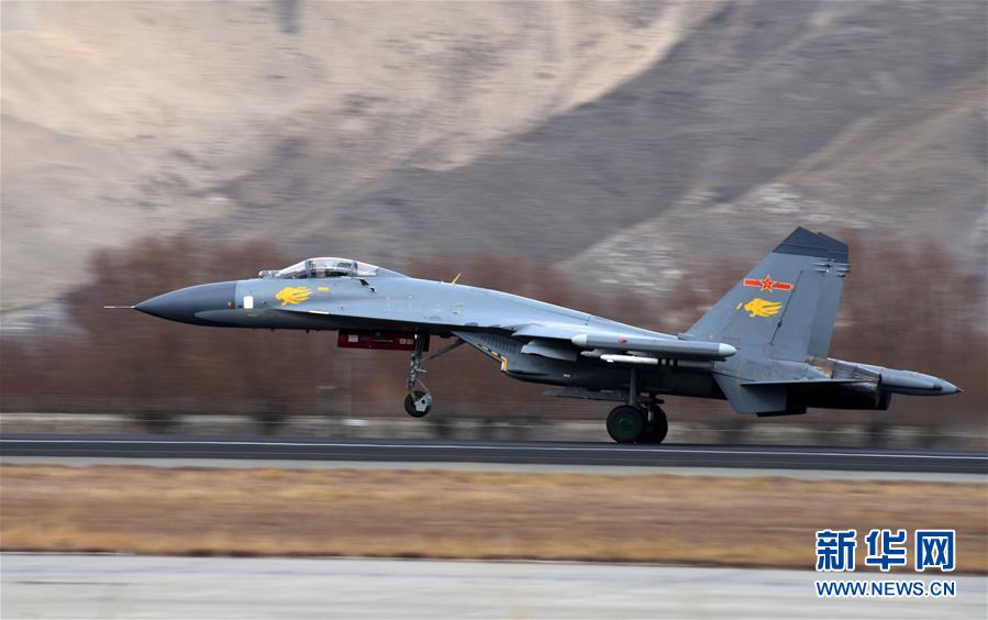 (新華全媒頭條·圖文互動)(15)備戰(zhàn)踏上新起點,練兵展現(xiàn)新氣象——2018中國軍隊新年開訓(xùn)全景大掃描