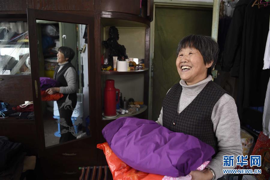 (新華全媒頭條)(2)天南地北歡樂“中國(guó)年”——新華社記者除夕走筆