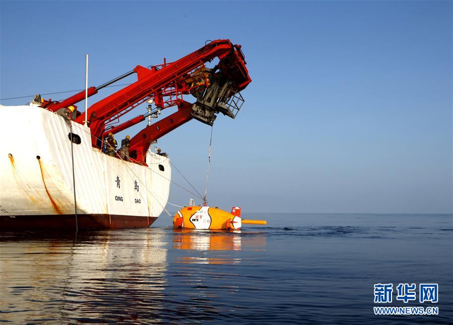 (潛龍?zhí)侥虾?middot;圖文互動)(3)“潛龍三號”海試通過現(xiàn)場驗收 開始試驗性應用第一潛