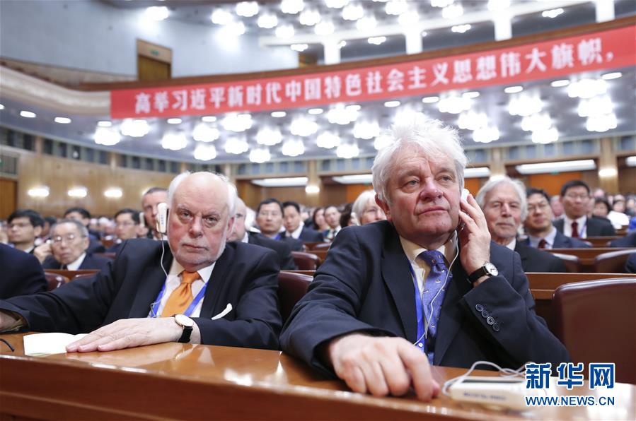 (新華全媒頭條·圖文互動(dòng))(3)向著建設(shè)世界科技強(qiáng)國(guó)的偉大目標(biāo)奮勇前進(jìn)!——習(xí)近平總書記在兩院院士大會(huì)上的重要講話引起熱烈反響之一