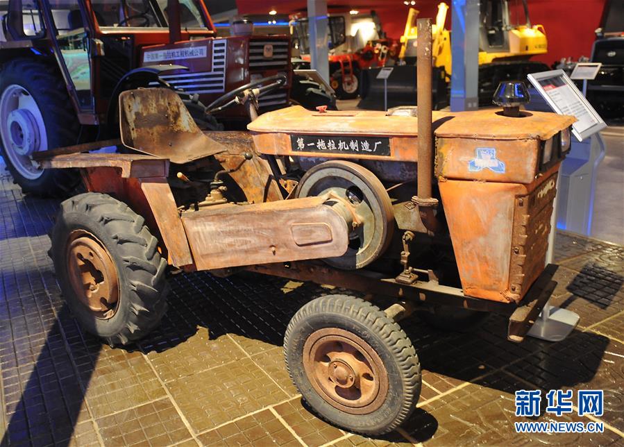 (新華全媒頭條·圖文互動(dòng))(3)共和國農(nóng)機(jī)工業(yè)“長子”成長記