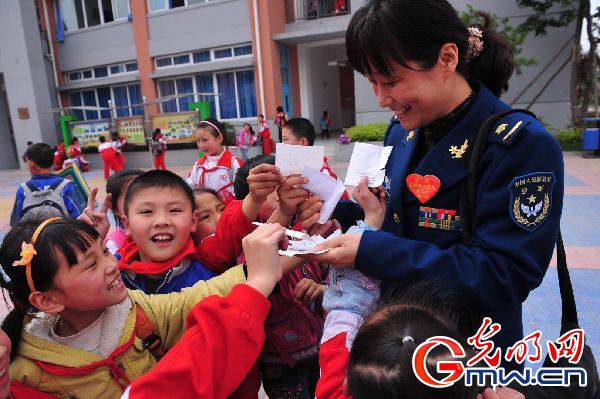 【我和軍隊的不解之緣】“先是軍人,才是媽媽”