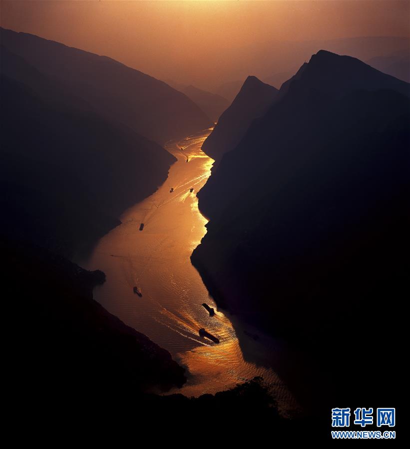 (百城百縣百企調(diào)研行·圖文互動)(7)建設(shè)長江綠色走廊再譜新章——長江三峽集團發(fā)展紀實