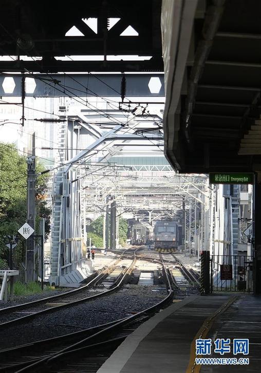 （圖文互動(dòng)）（5）四十年、一扇窗——兩地值守者眼中的羅湖橋