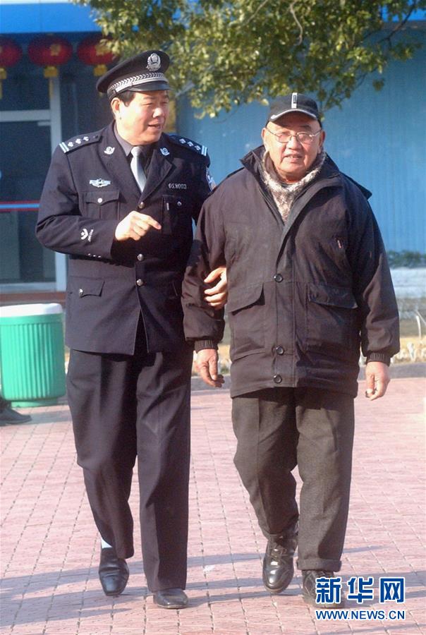 (改革先鋒風(fēng)采·圖文互動)(3)邱娥國:串百家門,認百家人,知百家情,辦百家事