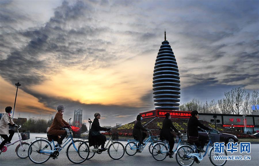 (新華全媒頭條·京津冀協(xié)同發(fā)展五周年·圖文互動)(4)開辟高質(zhì)量發(fā)展的光明前景——以習(xí)近平同志為核心的黨中央謀劃推動京津冀協(xié)同發(fā)展五周年紀(jì)實