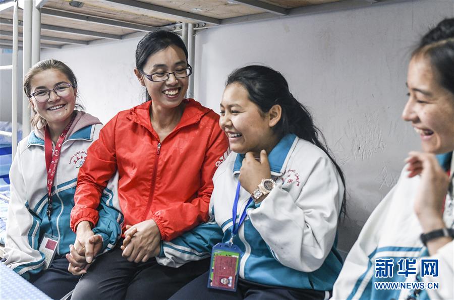 (新華全媒頭條·圖文互動)(5)大漠小城的別樣青春——記內地青年學子扎根新疆且末教書育人