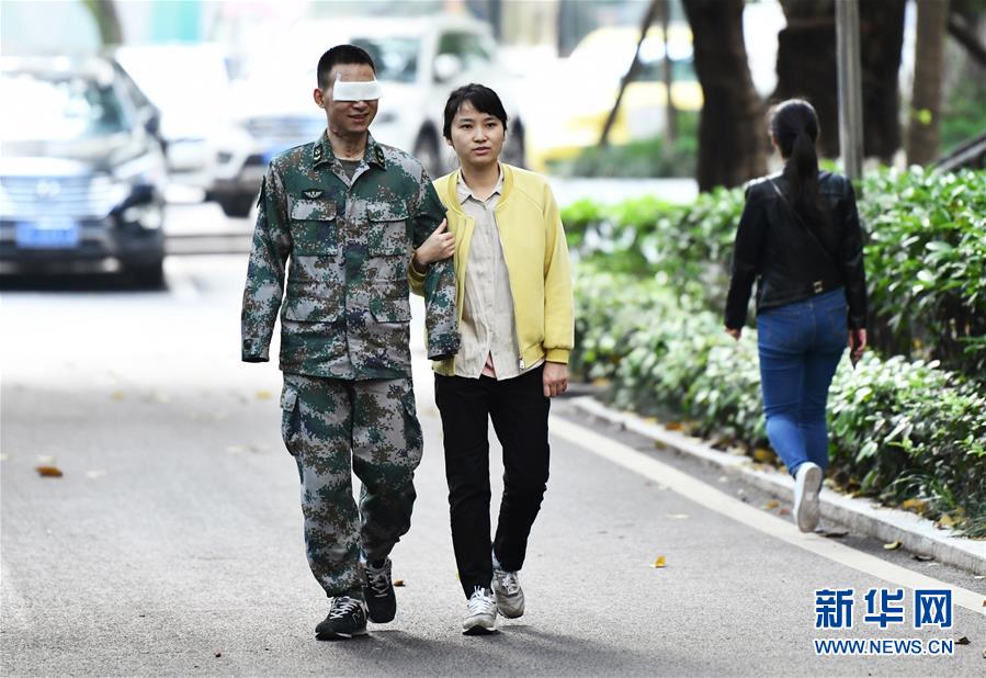 (時(shí)代先鋒·圖文互動(dòng))(6)新時(shí)代最可愛的人——記陸軍某掃雷排爆大隊(duì)英雄戰(zhàn)士杜富國(guó)