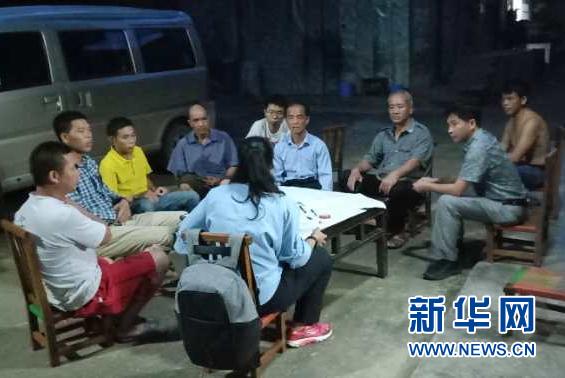 (新華全媒頭條·時(shí)代先鋒·圖文互動(dòng))(13)芳華無悔——追記用生命堅(jiān)守初心和使命的青年共產(chǎn)黨員黃文秀