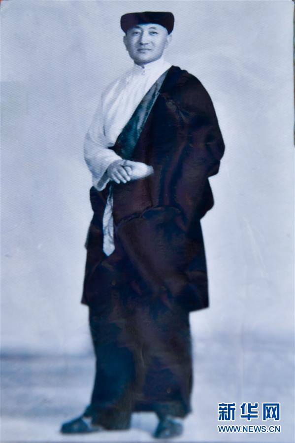 (新華全媒頭條·愛國情 奮斗者·圖文互動)(5)初心不改 紅心向黨——西部戰(zhàn)區(qū)陸軍某旅玉樹獨立騎兵連連長尼都塔生一家四代跟黨走紀實