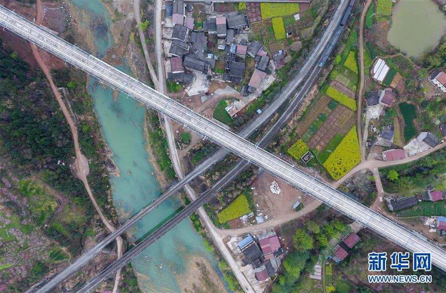 (壯麗70年·奮斗新時代——共和國發展成就巡禮·圖文互動)(6)治蜀往事激越 興川今朝豪邁——新中國成立70年四川發展巡禮