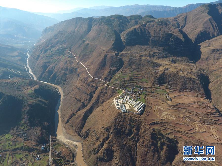 (壯麗70年·奮斗新時代——共和國發展成就巡禮·圖文互動)(10)治蜀往事激越 興川今朝豪邁——新中國成立70年四川發展巡禮