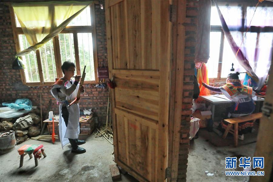 (壯麗70年·奮斗新時代——共和國發展成就巡禮·圖文互動)(2)多彩貴州闖新路