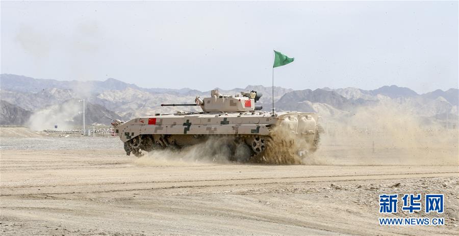 （圖文互動）（2）“國際軍事比賽-2019”：中國參賽隊刷新“蘇沃洛夫突擊”步戰(zhàn)車組單車賽紀(jì)錄