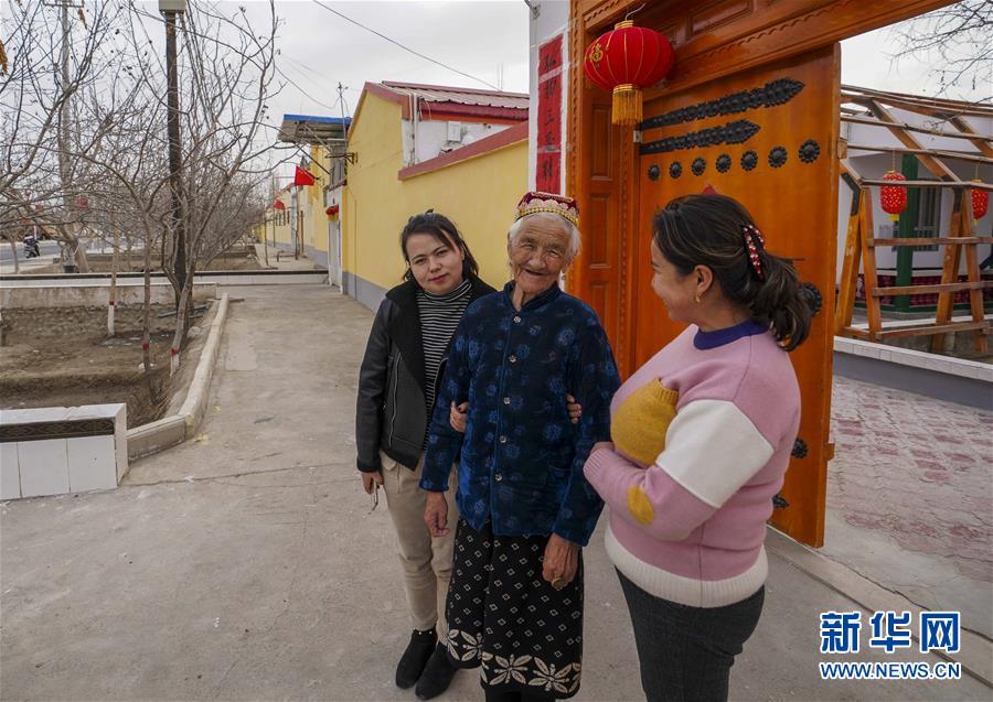 （壯麗70年·奮斗新時代——共和國發展成就巡禮·圖文互動）（2）旭日映天山　邊疆展新顏——新中國成立70年新疆改革發展巡禮
