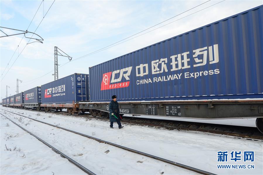 （壯麗70年·奮斗新時代——共和國發展成就巡禮·圖文互動）（12）旭日映天山　邊疆展新顏——新中國成立70年新疆改革發展巡禮