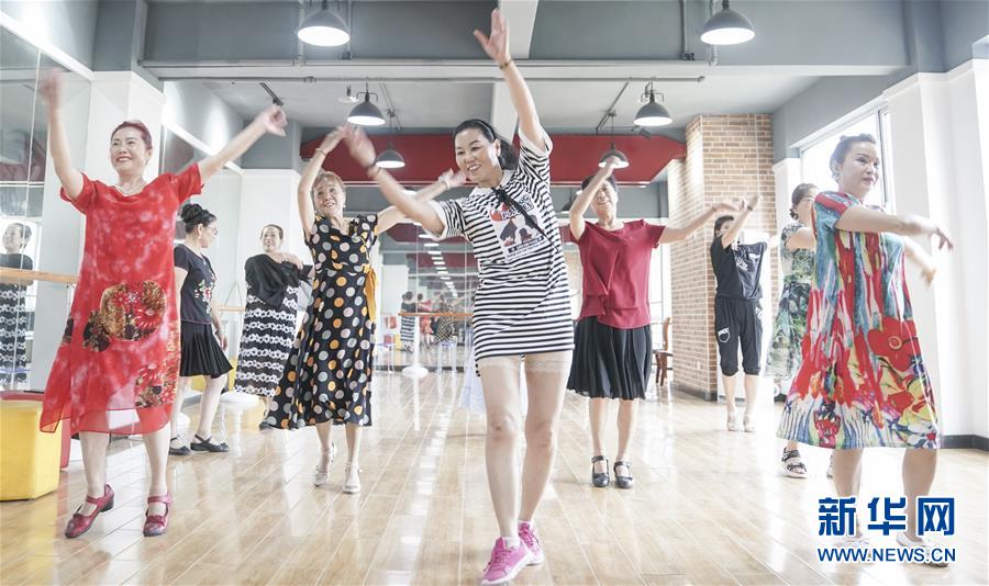 （習近平的民生關切事·圖文互動）（5）為了夢圓安居，創造幸福生活——習近平總書記牽掛的民生事之“住有所居”篇