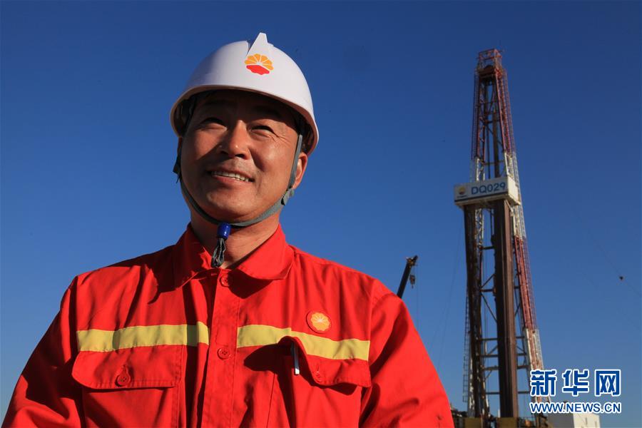 (新華全媒頭條·圖文互動(dòng))(3)百年油田正青春——記新時(shí)代大慶精神大慶人