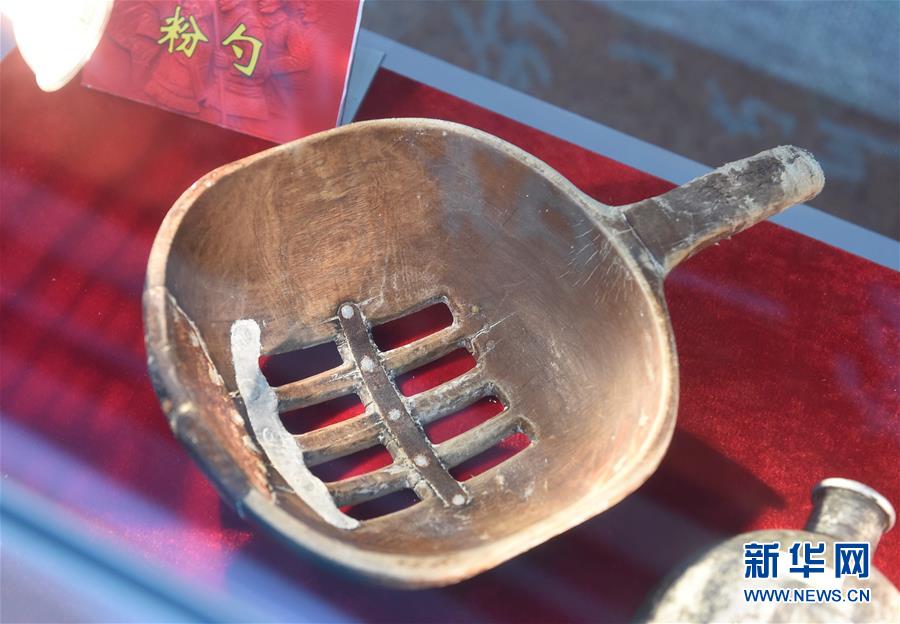 (壯麗70年·奮斗新時代——記者再走長征路·圖文互動)(5)一根粉條里的初心