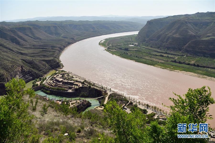 (新華全媒頭條·壯麗70年·奮斗新時代——記者再走長征路·圖文互動)(10)紅星,從這里照耀中國——陜北見證中國革命的歷史轉(zhuǎn)折