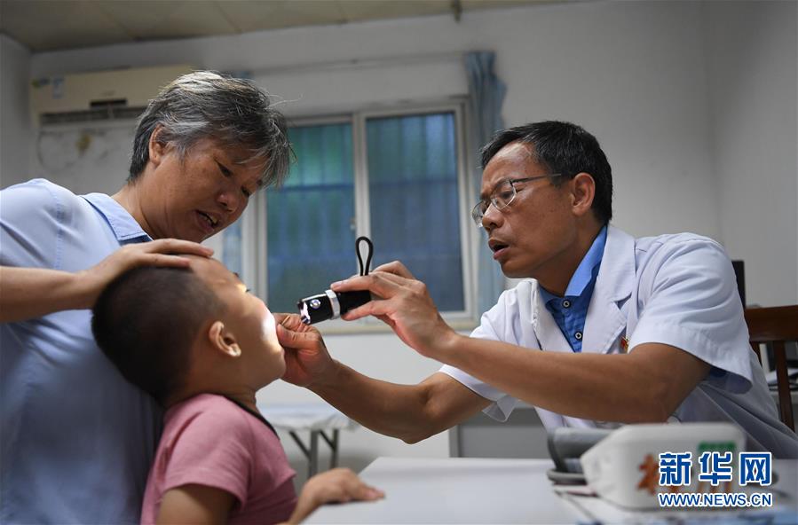 (新華全媒頭條·圖文互動)(4)伶仃洋邊“守門”人——記堅守海島32年的黨員醫生王桂湘
