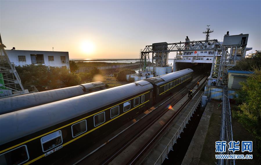 (壯麗70年·奮斗新時代——共和國發展成就巡禮)(11)人暢其行、貨暢其流——共和國交通運輸業發展成就巡禮