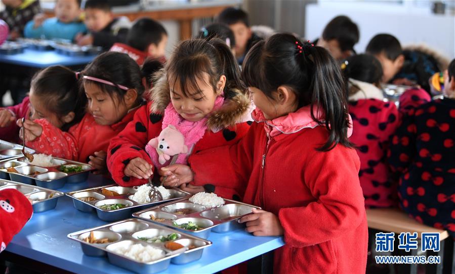 (新華全媒頭條·圖文互動(dòng))(4)從大國(guó)之治邁向強(qiáng)國(guó)之治——新中國(guó)70年社會(huì)治理現(xiàn)代化巡禮