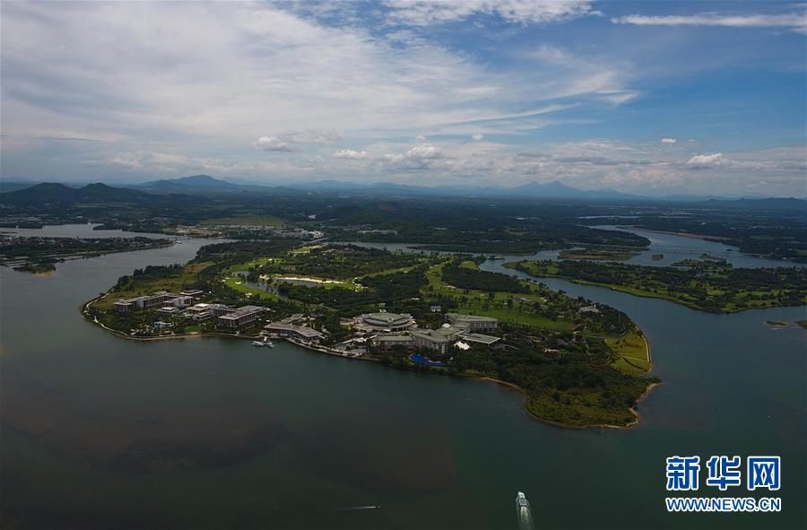 (在習近平新時代中國特色社會主義思想指引下——新時代新作為新篇章·總書記關切開放事·圖文互動)(4)開放的故事講不完——海南開放再“提速”