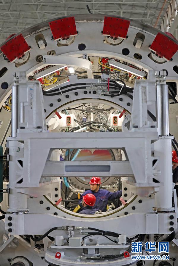 (四中全會精神在基層·圖文互動)(5)老工業城市“明星產品”的昔與今