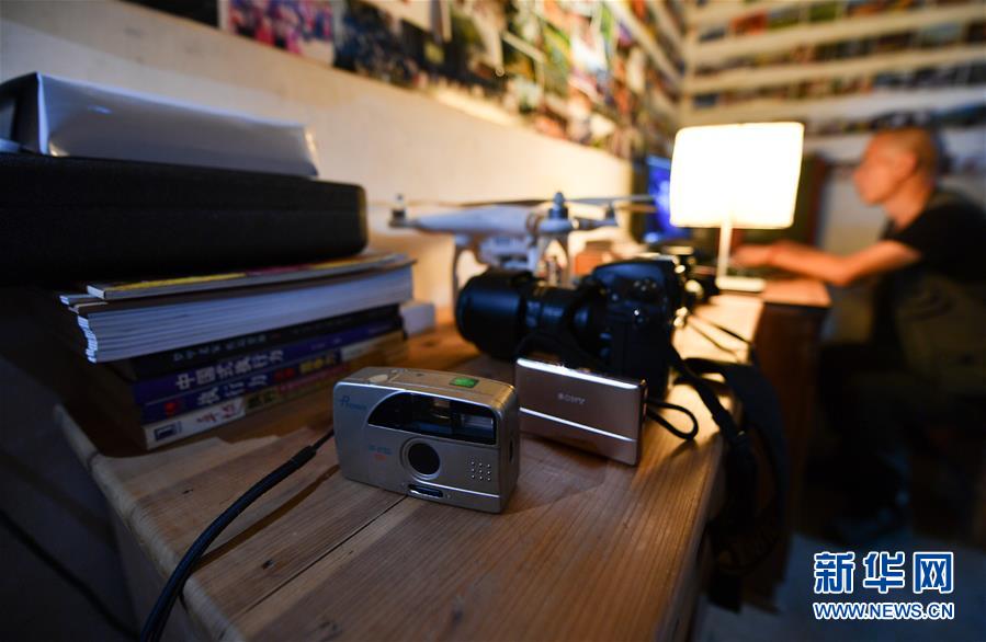 (圖文互動)(7)鄉(xiāng)村攝影師、鄉(xiāng)村“模特”、民宿店主——鄉(xiāng)村旅游推動婺源農(nóng)民生活方式發(fā)生新變化