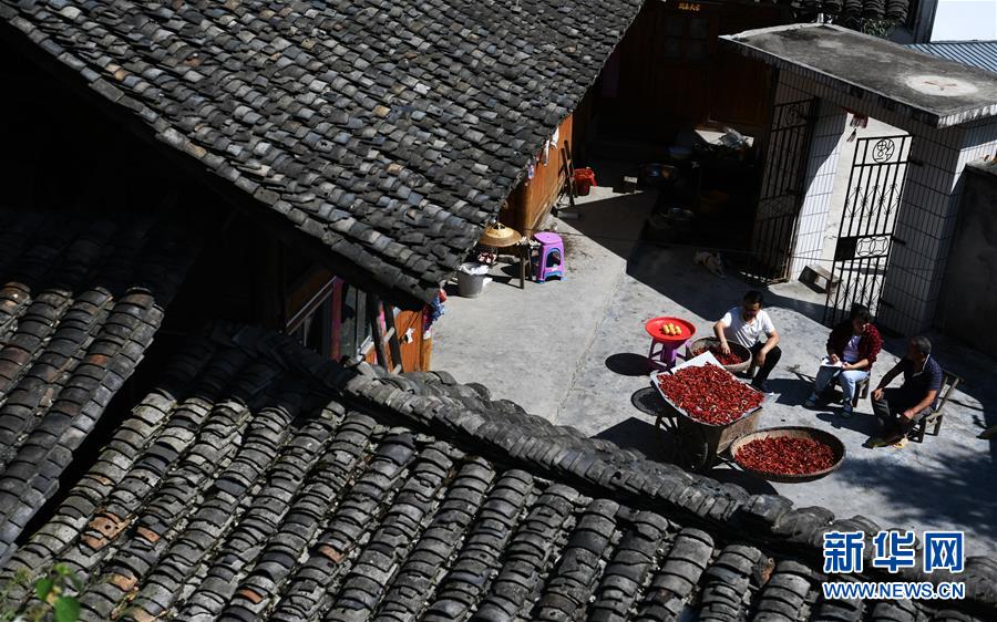 （新華全媒頭條·圖文互動）（3）干部去哪兒了？——貴州干部大規模下沉脫貧攻堅一線紀實